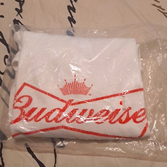 New Vintage Budweiser King of Beers Bowtie Design White and Red Logo T-S… - Picture 5 of 6